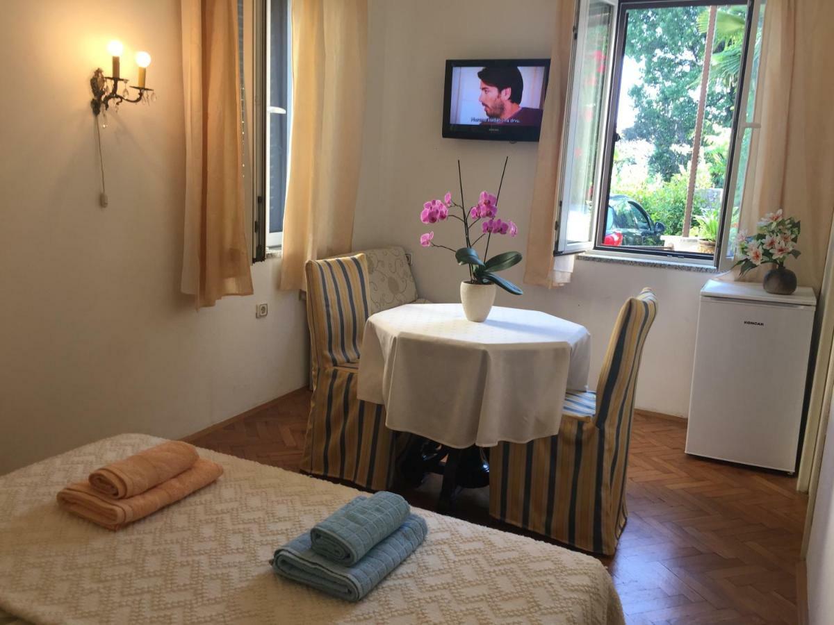 Rooms Tusculum Опатия Екстериор снимка